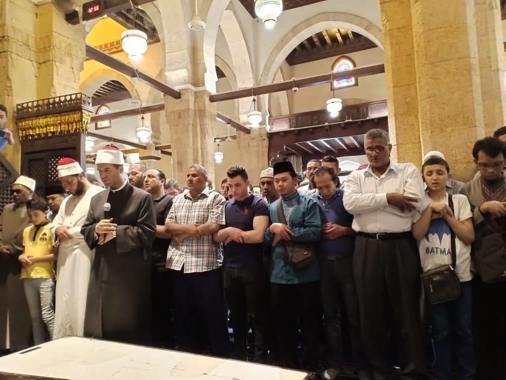 Sholat Jenazah untuk Fatihatun Nahdliyah di al-Azhar Mesir