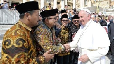 https://www.dutaislam.com/2019/09/kunjungi-vatikan-gus-yaqut-dan-paus-saling-mendoakan.html