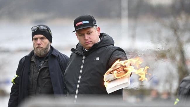 demonstrasi-menentang-erdogan-di-swedia-1_169.jpeg